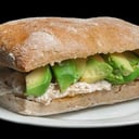 Foto de Sándwich con Pan Ciabatta de Palta, Mayonesa y Huevo