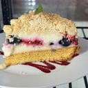Foto de KUCHEN CREMA Y MIGA CON FRUTOS ROJOS