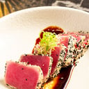 Foto de TATAKI TUNA STEAK
