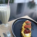 Foto de Egg Toast Caprese