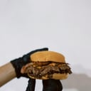 Foto de Onion Bacon + Dip Simple 🍔