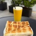 Foto de Tostado de miga + Jugo exprimido 