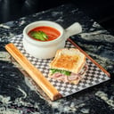 Foto de SOPA DE TOMATE + ½ SÁNDWICH ROAST BEEF