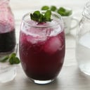 Foto de Vaso de Limonada con Frutos Rojos