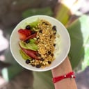 Foto de YOGUR NATURAL con Granola - Frutas de estación + Miel