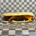 Foto de Hamburguesa de pollo frito Cheddar y panceta ahumada