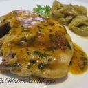 Foto de BONDIOLA DE CERDO CON SALSA DE AJO Y PEREJIL + GUARNICIÓN