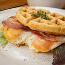 Foto de DESAYUNO WAFLE SANDWICH