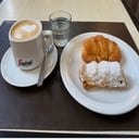 Foto de Café con leche + 2 Facturas