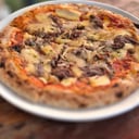 Foto de Nueva Pizza Individual Mechada Cebolla Caramelizada
