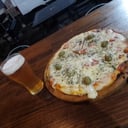 Foto de Combo 2 - 1/2 Pizza Muzzarella + 3 Pintas Clasicas