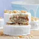 Foto de ALFAJOR DE CHOCOLATE BLANCO Y PISTACHOS