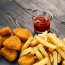 Foto de Papas Fritas con Nuggets de Pollo Pequeñas