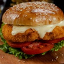 Foto de CrispyBurger + Papas Fritas