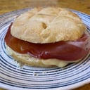 Foto de Sandwich CRUDO +QUESO