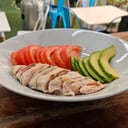 Foto de Menú Infantil Pollo Grillado con Acompañamiento (20-25 minutos de espera)
