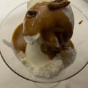 Foto de AMERICANI - gelato alla crema, nueces pecan, canela y salsa de dulce de leche 