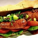 Foto de Choripan con lechuga y tomate 