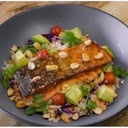 Foto de Bowl de coliflor y salmón