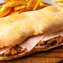 Foto de Milanesa de Pollo, jamón, muzarella, panceta.