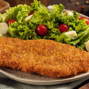 Foto de MILANESA DE POLLO CON ENSALADA