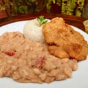 Foto de frejoles con milanesa