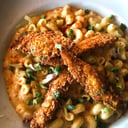 Foto de Crispy chicken mac and cheese 