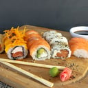 Foto de Combo Otaku (16 piezas puro salmón)