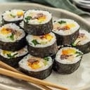 Foto de Gimbap x 10 piezas ( rollo de verduras cocidas y proteínas 