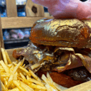 Foto de Burger Smash Grotte★Gold con dos discos de Wagyu certificado