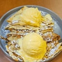 Foto de PANQUEQUES CON MANJAR Y HELADO 