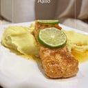 Foto de Lunch de salmon al ajillo