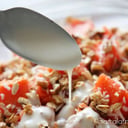Foto de LIGHT (ENSALADA DE FRUTAS CON YOGURT MIEL Y GRANOLA)