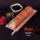 Foto de NA16 Maki Rolls: Kanikama, palta y queso crema. Bocado envuelto en salmón, palta o mix.