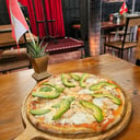 Foto de PIZZA CAMARONES AL PIL PIL