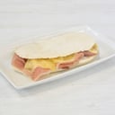 Foto de Tostado de Pan Árabe Jamón Crudo y Queso