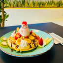 Foto de WAFFLE CON FRUTA Y HELADO