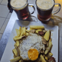 Foto de Chorrillana de pollo mas shop de cerveza