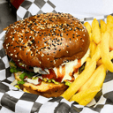 Foto de Hamburguesa Especial + Papas Fritas