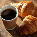 Foto de Café grande + 2 medialuna