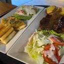 Foto de Bistec con papas doradas
