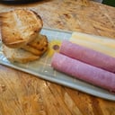 Foto de Tostadas huevo jamón y queso