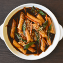 Foto de 🌱JJA JANG TTEOK BOKKI VEGANO | 짜장 떡볶이