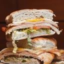 Foto de 2 HAMBURLOMO DE POLLO CON FRITAS