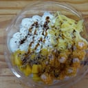 Foto de Sushi salad de salmón rebozado y mango