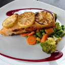 Foto de SALMON ROSADO CON VEGETALES