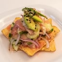 Foto de Tostada de Aguachile Morado