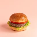 Foto de hamburquesa  campesina doble carne  lecchuga  y tomate