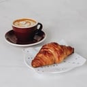 Foto de CAFE + MEDIALUNA (PERSONAL)