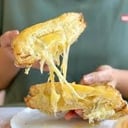 Foto de Sándwich con Pan Ciabatta 4 quesos